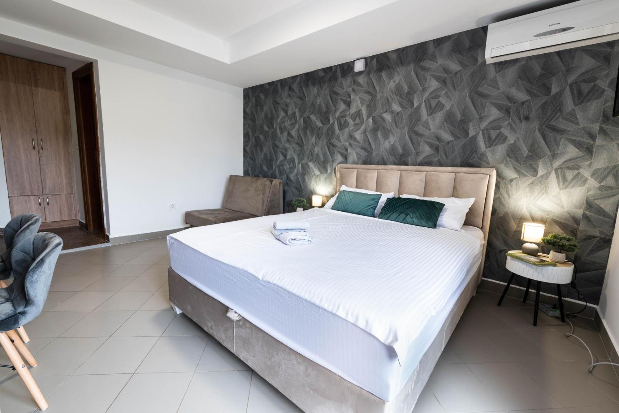 Studio Apartment Cudo Nevidjeno Karuc Dış mekan fotoğraf